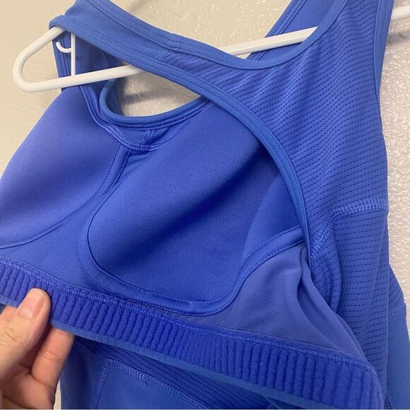 Nike blue stretchy racer back dri fit running yoga tank top padded XL - Picture 10 of 10